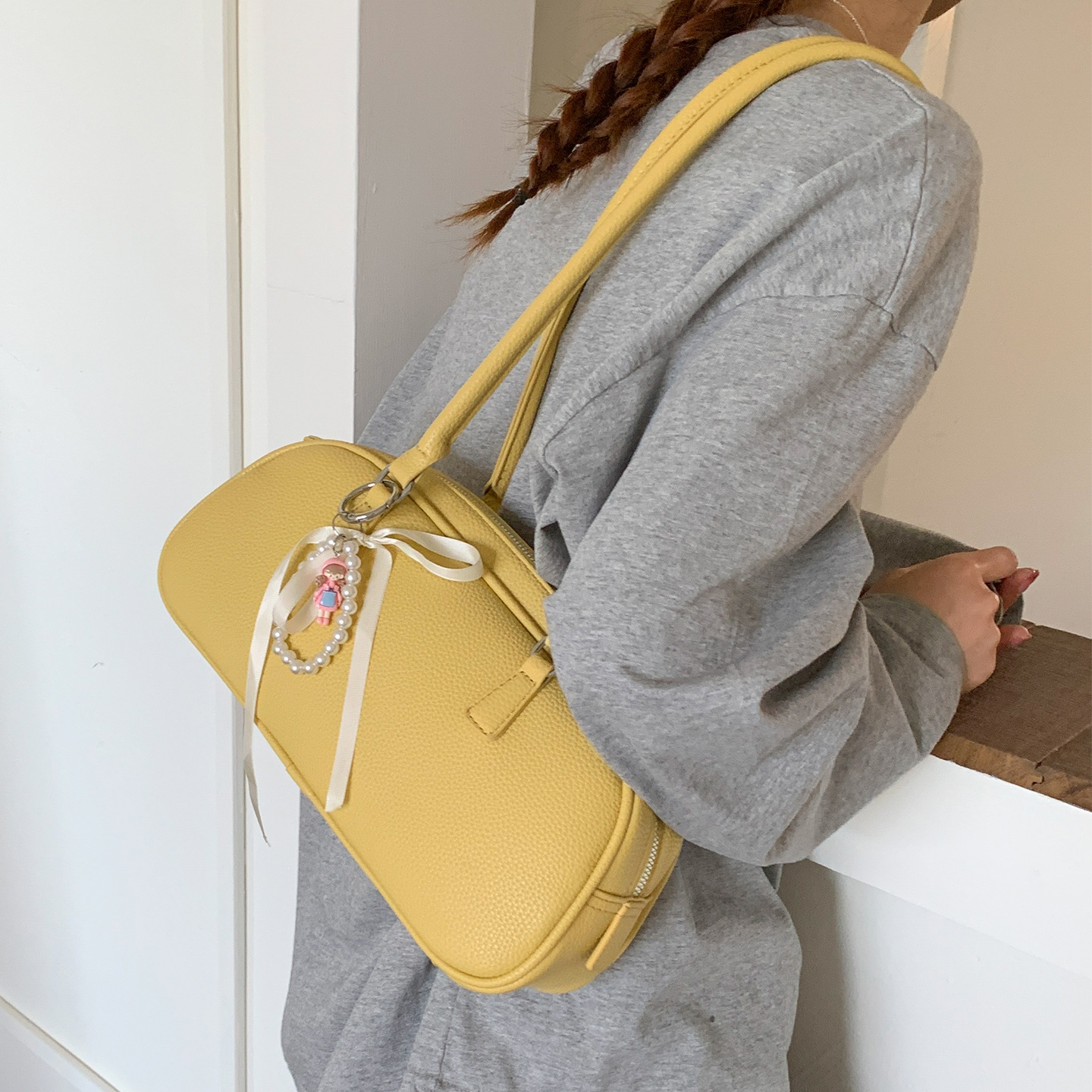 High-end and stylish women's large-capacity 2025 new summer casual niche single-shoulder armpit commuting pillow bag Specification drawing
