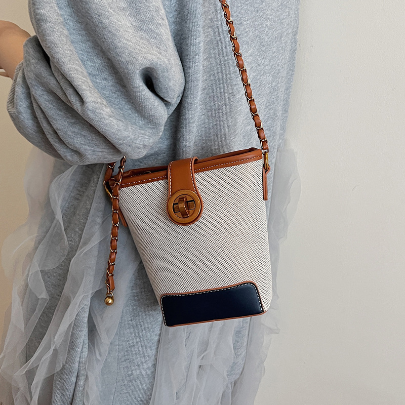 Trendy woven bucket bag, new fashionable patchwork color-blocking crossbody bag, women's summer niche design sense single-shoulder bag Specification drawing
