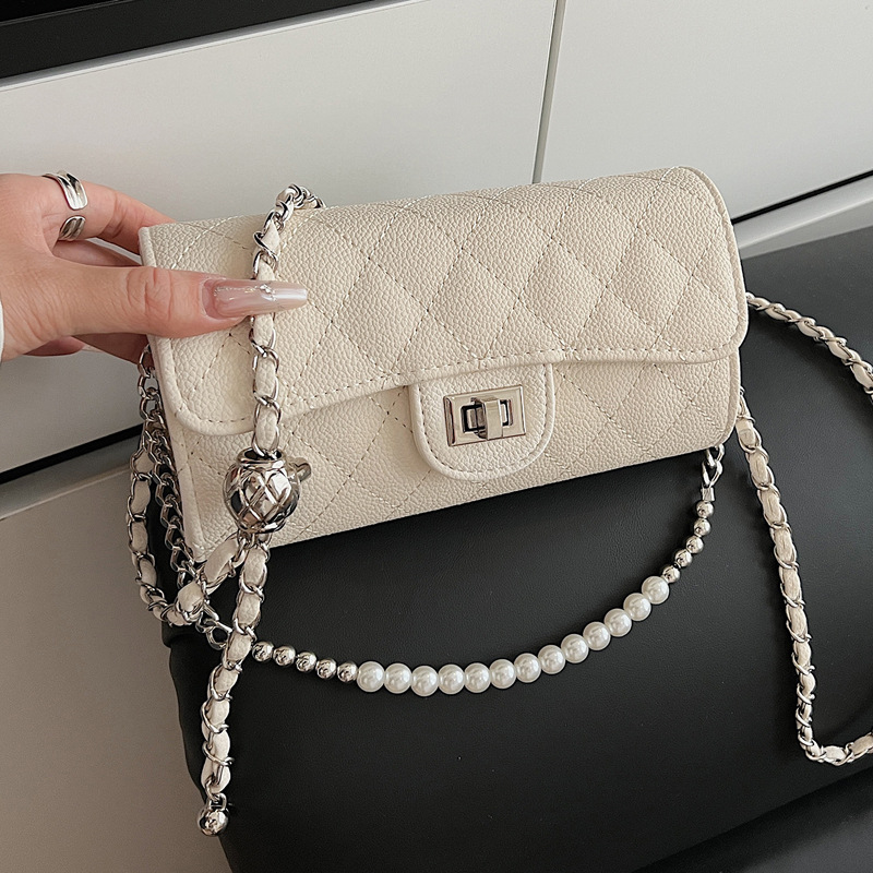 The new large-capacity 2025 summer collection features a stylish chain with diamond-patterned embroidery. It pairs well with a crossbody single-shoulder small square bag for women full figure