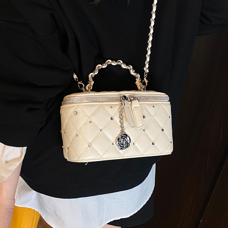 Xiaoxiangfeng diamond-shaped chain bucket bag 2025 Summer New style simple and elegant single-shoulder bag, exquisite and super popular single-shoulder bag Specification drawing