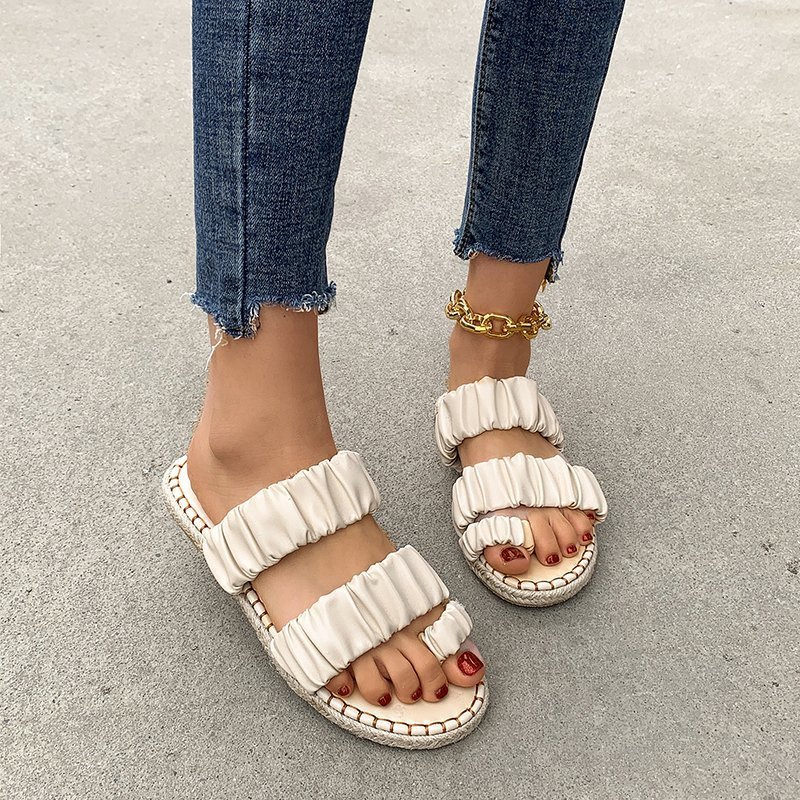 Large-sized flat-bottomed flip-flops for women in 2021, a fashionable and casual Korean-style women's one-shoulder beach sandal Specification drawing
