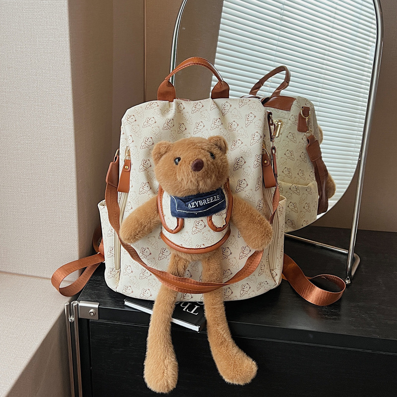 Cute little bear backpack for girls, 2025 new school-style schoolbag, large capacity, simple and lightweight, a backpack trend for outings full figure
