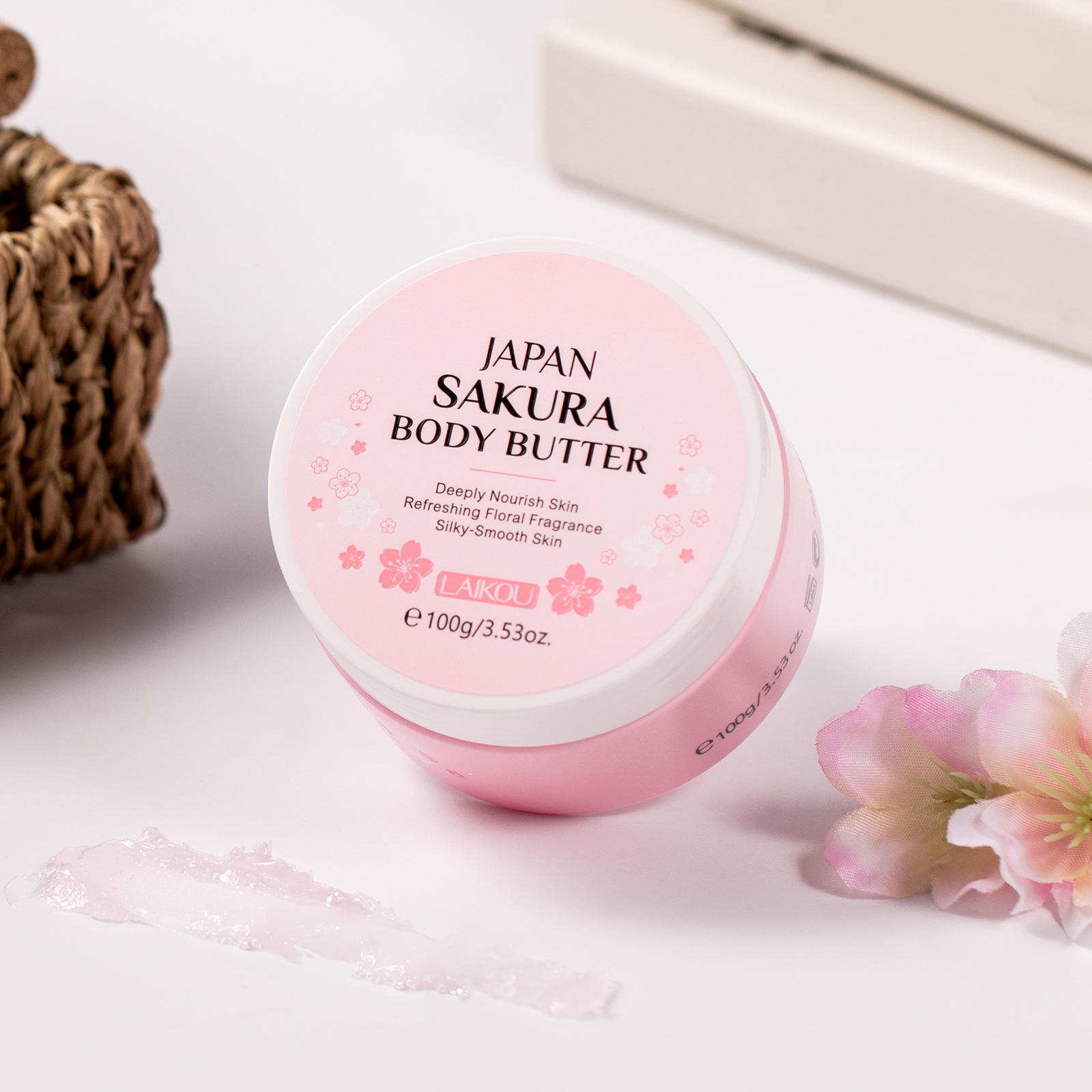 Cross-border LAIKOU Sakura Body Oil 100g Hydrating and Moisturizing Manufacturer's wholesale Body Moisturizing cream in stock Application Scenario