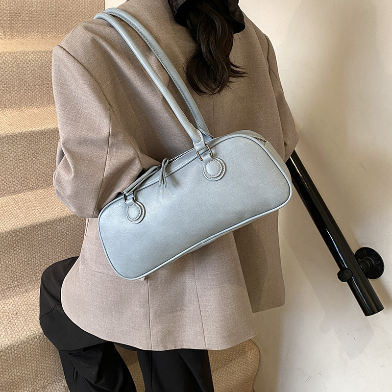 Casual, fashionable and trendy ladies' large-capacity 2025 new spring retro, simple and niche single-shoulder commuting pillow bag Specification drawing