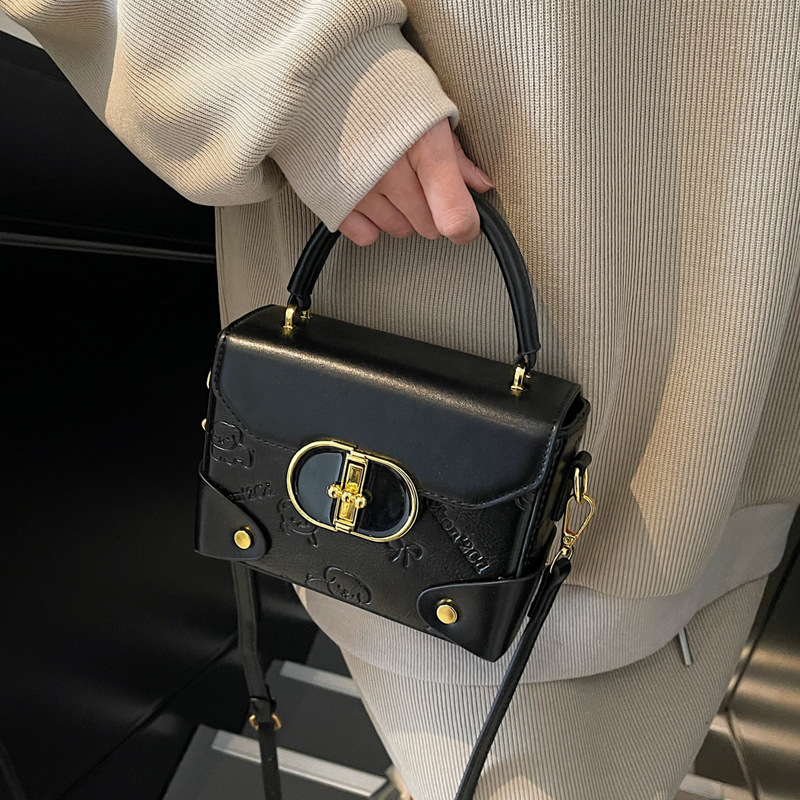 Korean-style fashionable color-blocking small square handbag with a high-quality feel, a new summer 2025 stylish and versatile women's crossbody bag Specification drawing