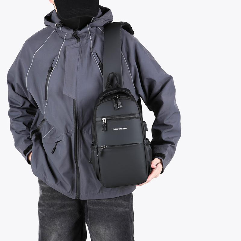 Multi-functional men's commuter chest bag, Korean version casual large-capacity hand-held shoulder bag, business travel cycling crossbody bag Application Scenario