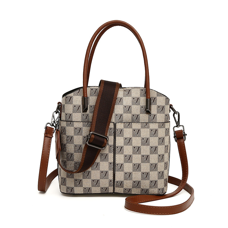 This year, in the foreign trade women's bag market, small bags such as women's bucket bags, fashionable and niche hand-held shoulder bags, and versatile crossbody bags are in vogue Item Picture