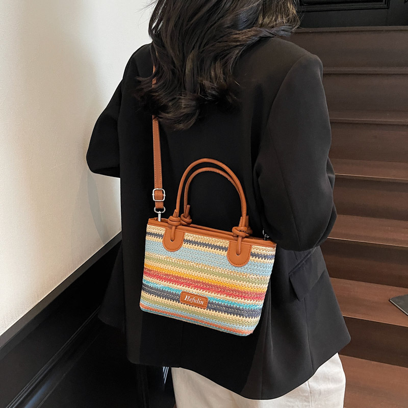 Woven bag, hand-held bucket bag, vegetable basket bag, 2025 new summer fashion, versatile and high-end niche crossbody bag Item Picture