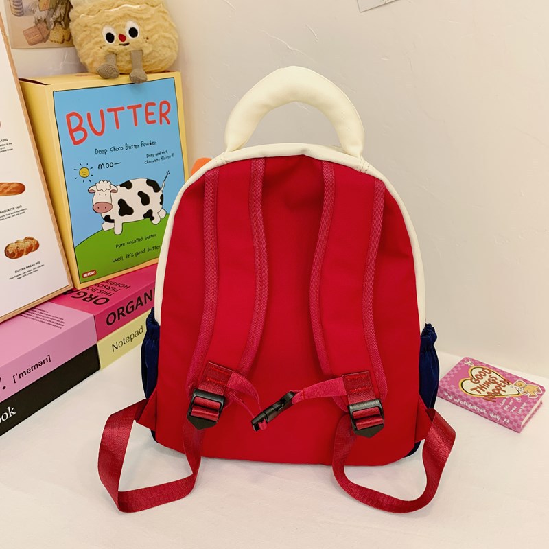 New cute dinosaur backpacks for kindergarten boys and girls, Korean-style color-blocking travel children's backpacks Application Scenario