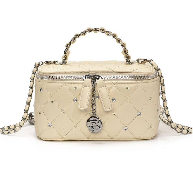 Xiaoxiangfeng diamond-shaped chain bucket bag 2025 Summer New style simple and elegant single-shoulder bag, exquisite and super popular single-shoulder bag Item Picture