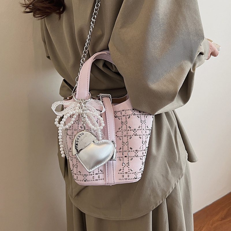 2025 New style fashionable commuting bucket bag, summer texture denim crossbody bag, cool water diamond hand-held small bag for women details Picture