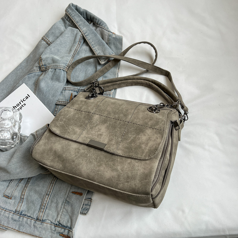 Ladies' European and American retro handbag, fashionable matte leather single-shoulder crossbody bag, trendy lady's cross-border large-capacity bag details Picture
