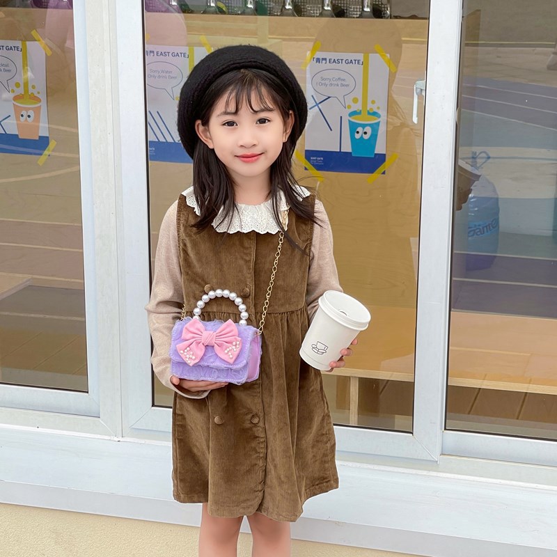 New children's bags: cartoon princess pearl handbag, cute bow, girls' single-shoulder crossbody bag, coin purse Application Scenario