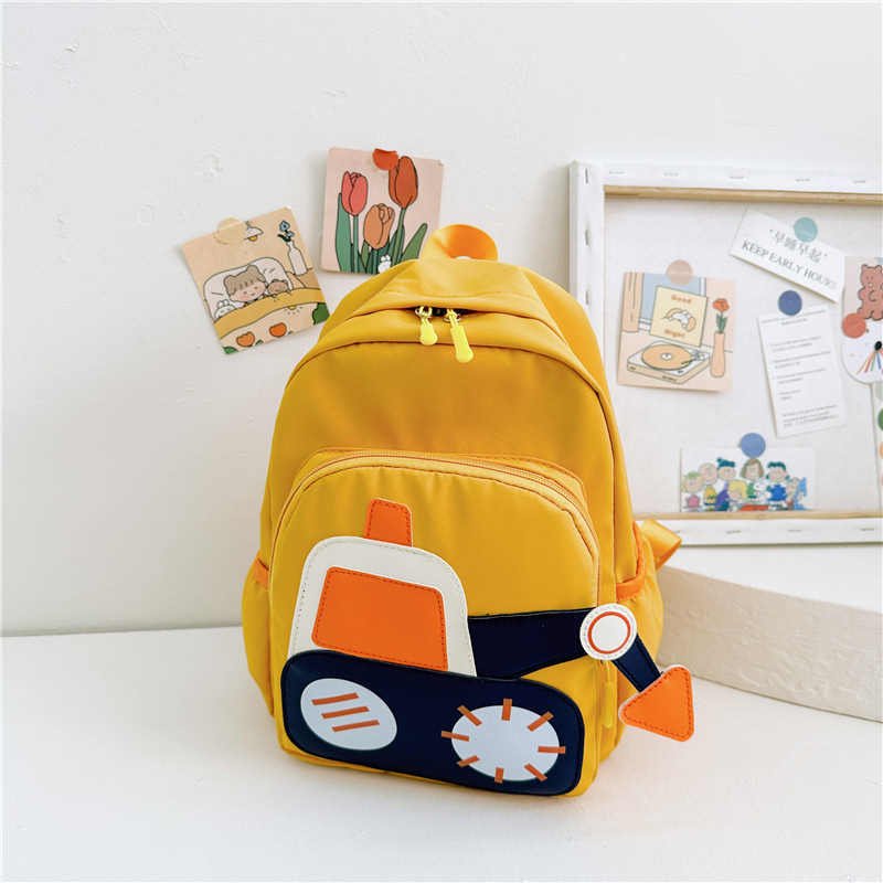 New type of backpack for kindergarten babies, excavators, engineering vehicles, boys' backpacks, lightweight schoolbags for boys and children Application Scenario