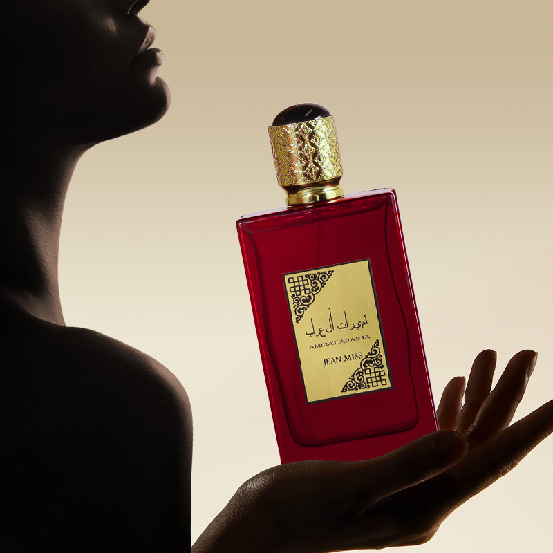Xiaocheng Yixiang's new women's perfume, with its floral and fruity notes, has a long-lasting fragrance and is a cross-border bestseller. It is available for wholesale in Dubai and the Middle East details Picture