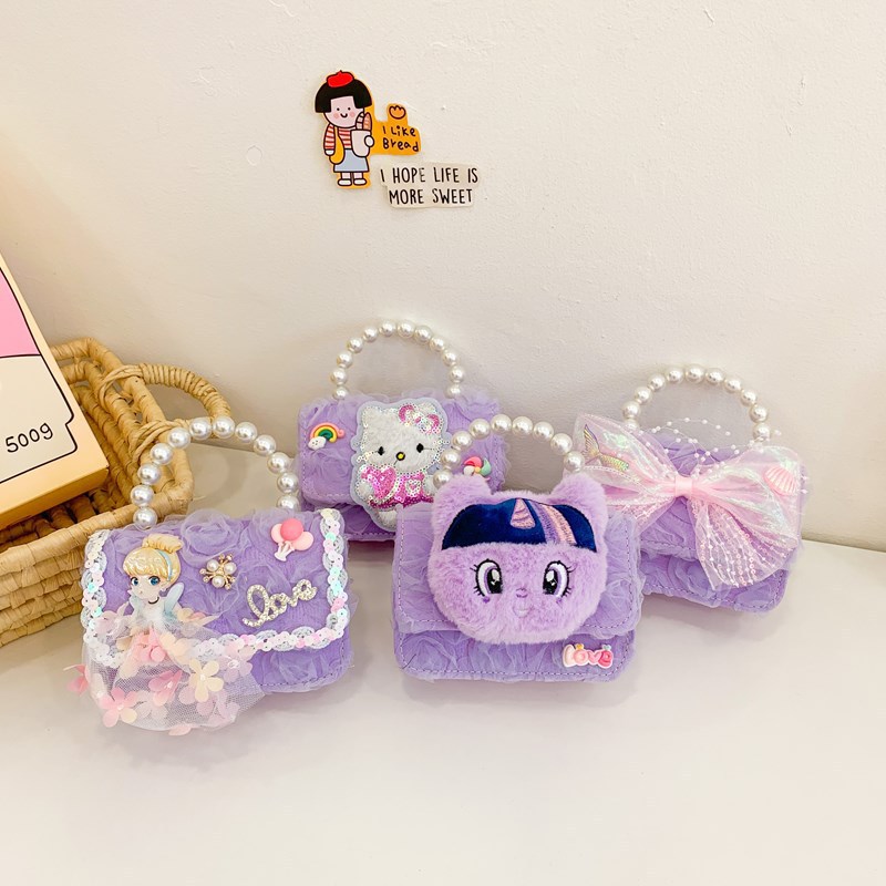 The new girls' bag is fashionable and cute. It's a cartoon plush children's single-shoulder princess crossbody bag that has become a popular choice for little girls to carry details Picture