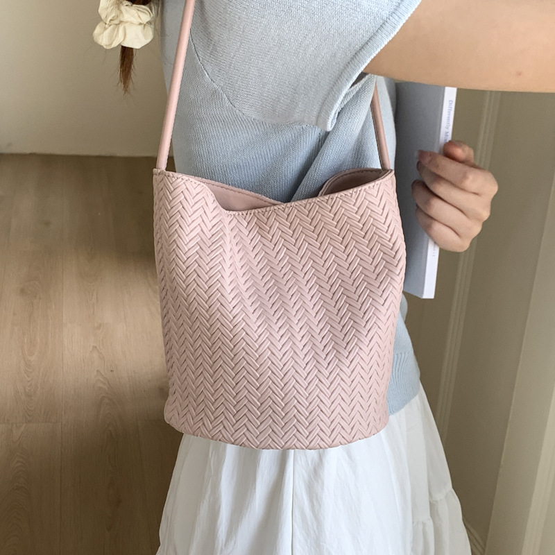 Trendy large-capacity woven bag, fashionable handbag, 2025 new style, versatile bucket bag, simple shoulder bag, underarm bag Specification drawing
