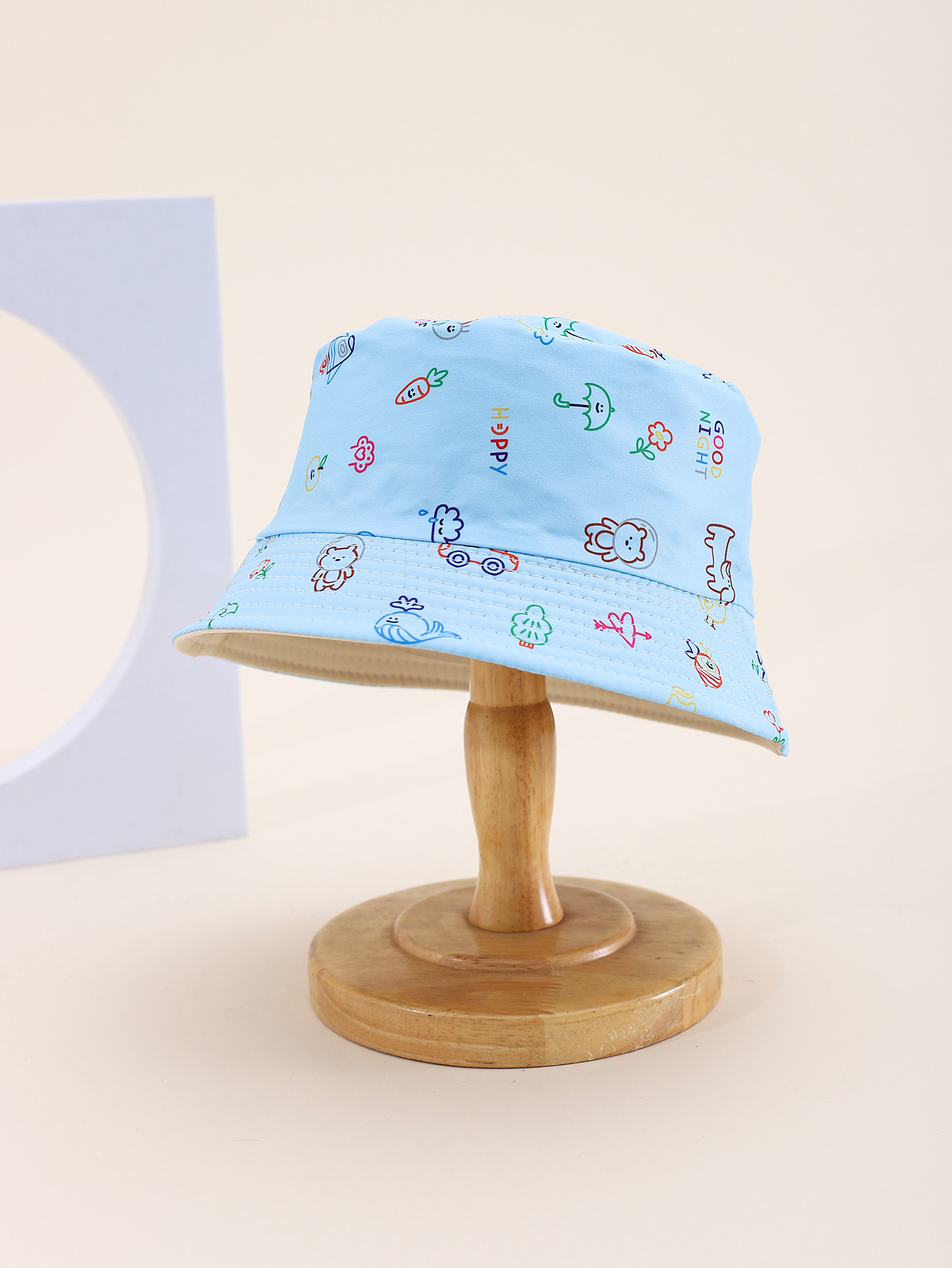 Spring and summer bestsellers: A variety of printed double-sided fisherman hats for children. Cute, cartoon, classic, versatile and unique. The double-sided fisherman hats for children all have a pier circumference of 54CM Specification drawing