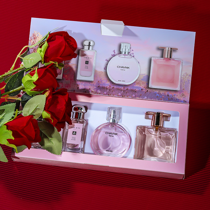 Xiaocheng Yixiang's new women's perfume set has a long-lasting fragrance and is a cross-border bestseller. My idol is the wholesale of perfume gift boxes details Picture