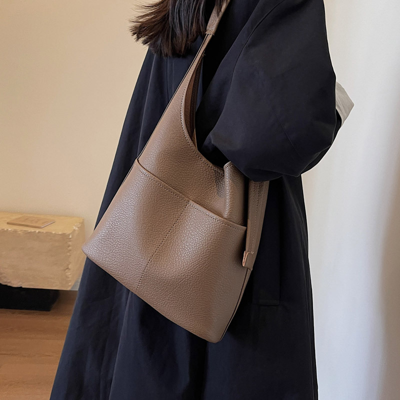 Large-capacity commuter bag, women's crossbody bag, 2025 new soft surface bucket bag, versatile single-shoulder armpit bag, women's bag Specification drawing