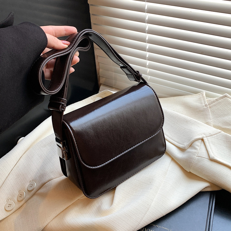 This year's popular small women's bags are the new 2024 trendy, versatile, simple and niche single-shoulder, underarm and crossbody bags details Picture
