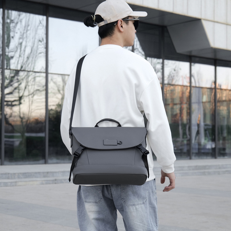 Cross-border large-capacity crossbody bag, men's sports storage fitness travel bag, fashionable Korean-style laptop shoulder bag full figure