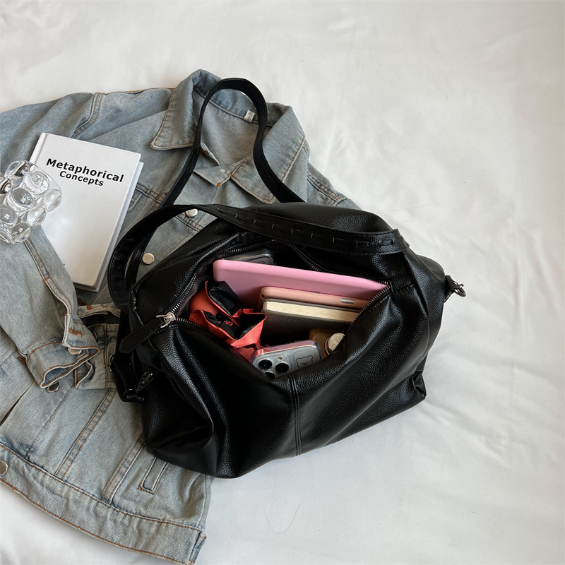 New cross-border women's large bag Pandora Magic Box woven large bag single-shoulder crossbody women's bag wholesale Application Scenario