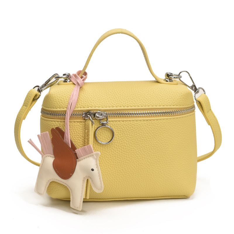 This year's popular simple hand-held small bag for women, the 2025 new women's single-shoulder bag, is elegant and fashionable, a crossbody small bag Item Picture