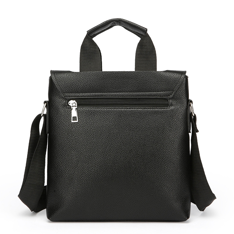 Amazon Business casual single-shoulder bag, men's bag, travel light crossbody bag, PU leather water-resistant men's handbag Application Scenario