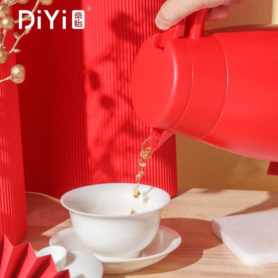 🎎 Special water bottle for festive occasions 🧨DY-BW1024 classic warm water bottle from Diyi, red exclusive color, full of joy and good meaning! Gift customers, take a look quickly! details Picture