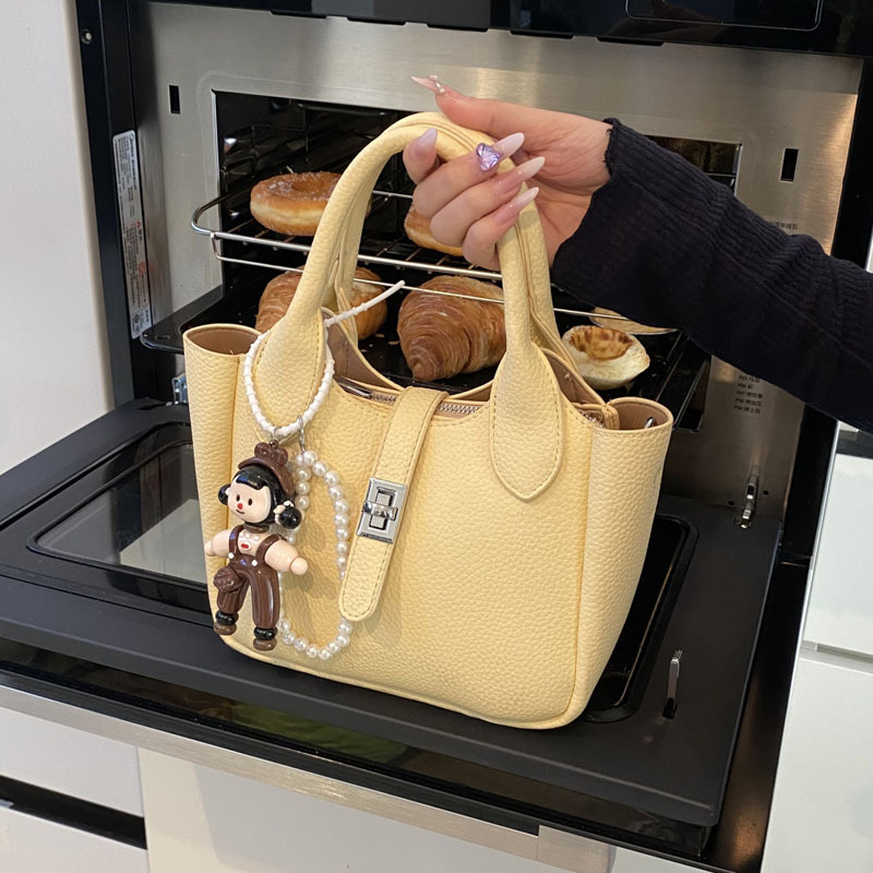 A new 2025 trendy and fashionable single-shoulder bag for beginners carrying bucket bags, a niche, simple and casual crossbody bag for women Specification drawing