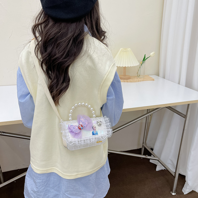 New children's bags: Princess pearl handbag, cute lace shoulder bag for girls, bow change crossbody bag Application Scenario