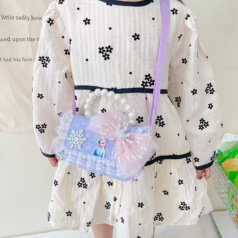 New cartoon princess pearl handbag, lace bow, girls' single-shoulder bag, loose change crossbody bag for children. Trendy Application Scenario