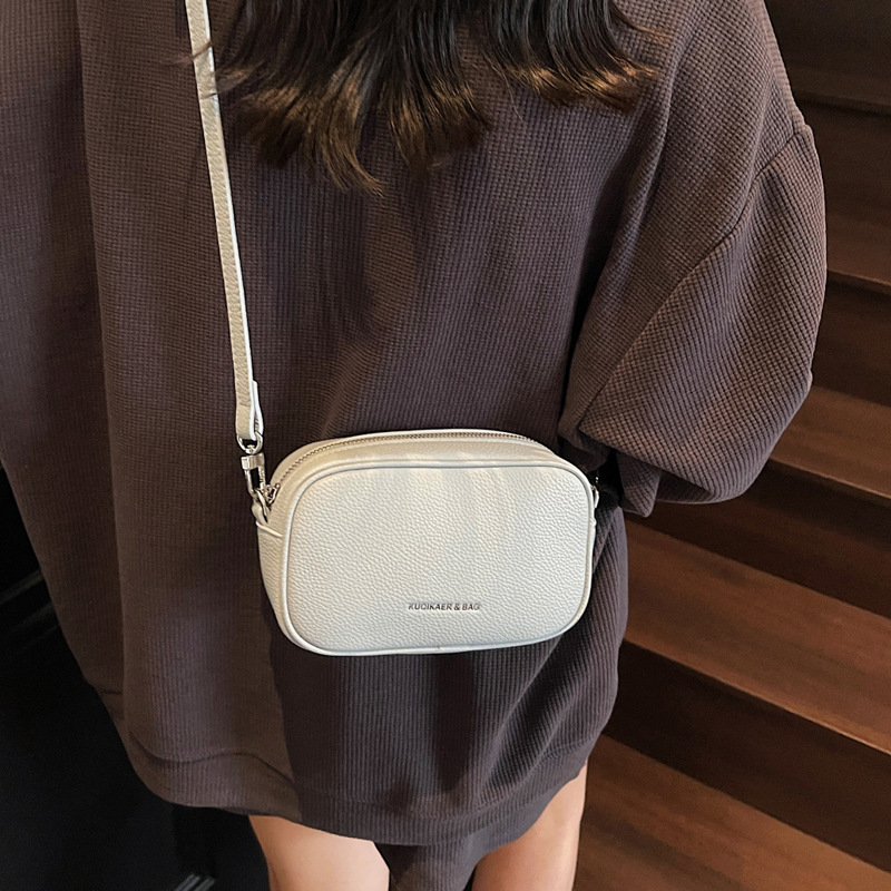 New fashionable and simple single-shoulder crossbody bag, a versatile small square bag for women, a casual, mini and portable trendy handbag for travel Specification drawing