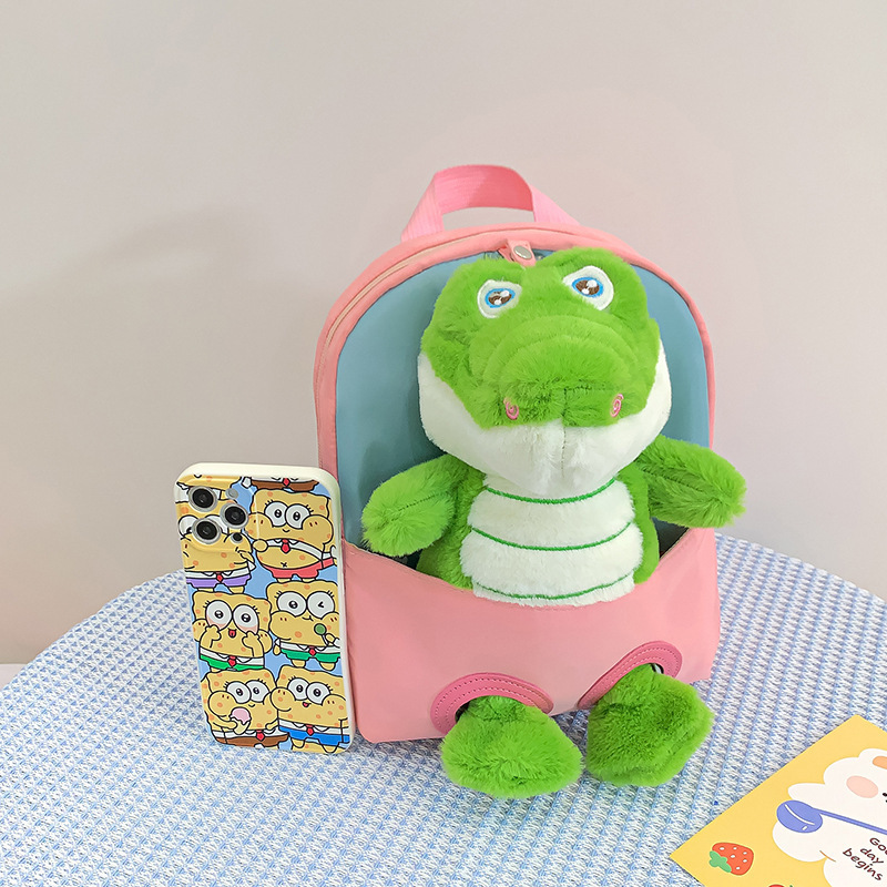 Plush toy crocodile children's backpack, durable and lightweight, kindergarten schoolbag, trendy and fashionable small backpack for middle and small classes Application Scenario