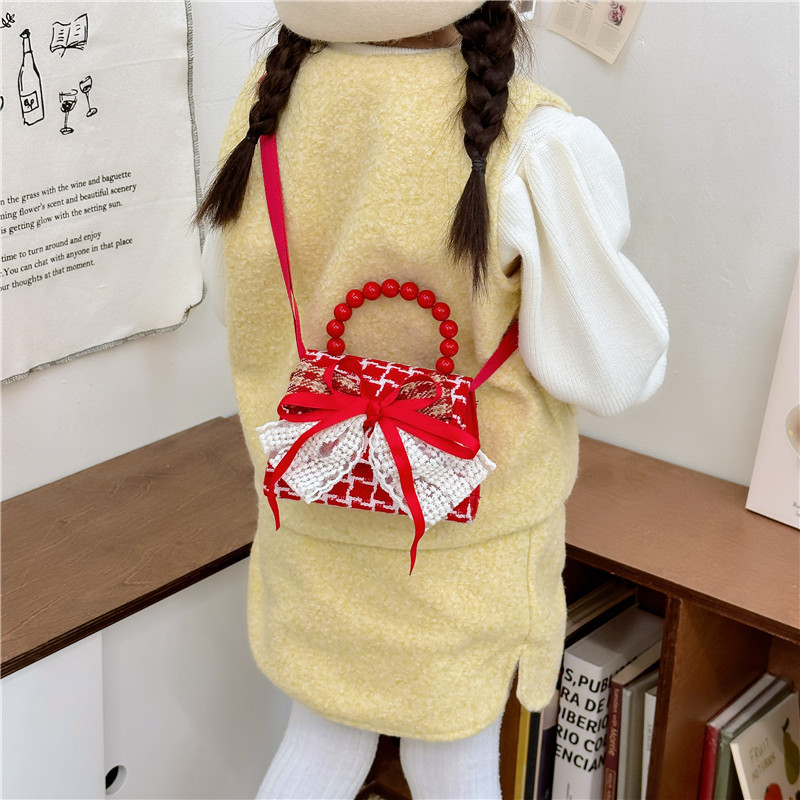 New Year Red greeting bag, fashionable princess bow, mini children's bag, girls' handbag, crossbody accessory small bag Application Scenario