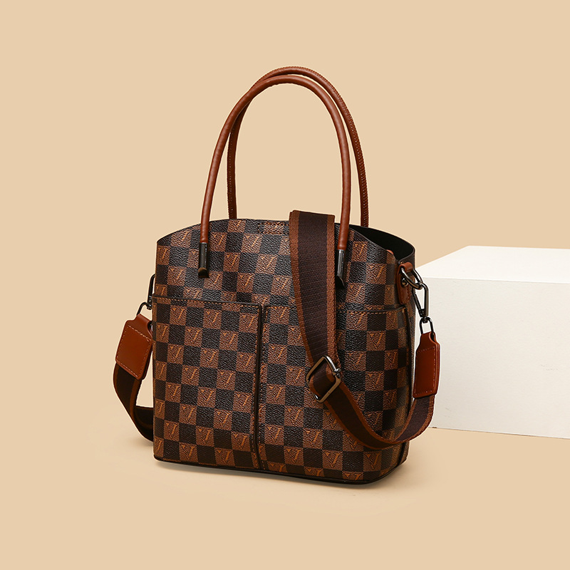 This year, in the foreign trade women's bag market, small bags such as women's bucket bags, fashionable and niche hand-held shoulder bags, and versatile crossbody bags are in vogue Specification drawing