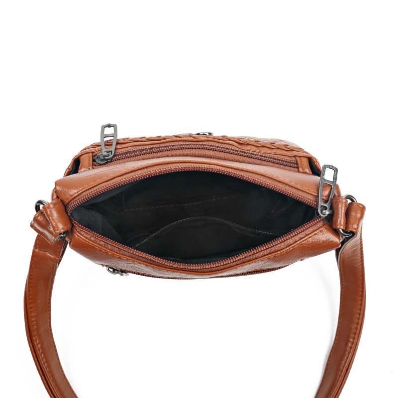 New women's bags: casual, lightweight, mom's bag, fashionable and simple diamond-shaped single-shoulder bag, cross-border PU soft leather crossbody bag Application Scenario