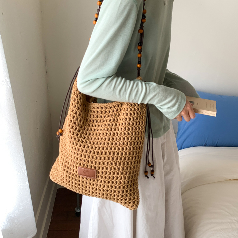 Summer hollowed-out woven large-capacity tote bag for women 2025, trendy and versatile, seaside vacation single-shoulder crossbody bag Application Scenario