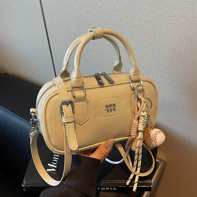 New Spring/Summer 2025 fashionable and versatile horizontal small handbags, bowling bags, small bags, retro pillow bags and women's bags Specification drawing