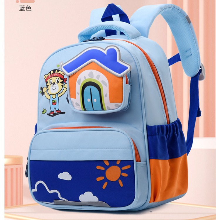 New schoolbags for primary school students, children's backpacks, casual and fashionable for travel, cute for boys and girls, and small schoolbags for students full figure