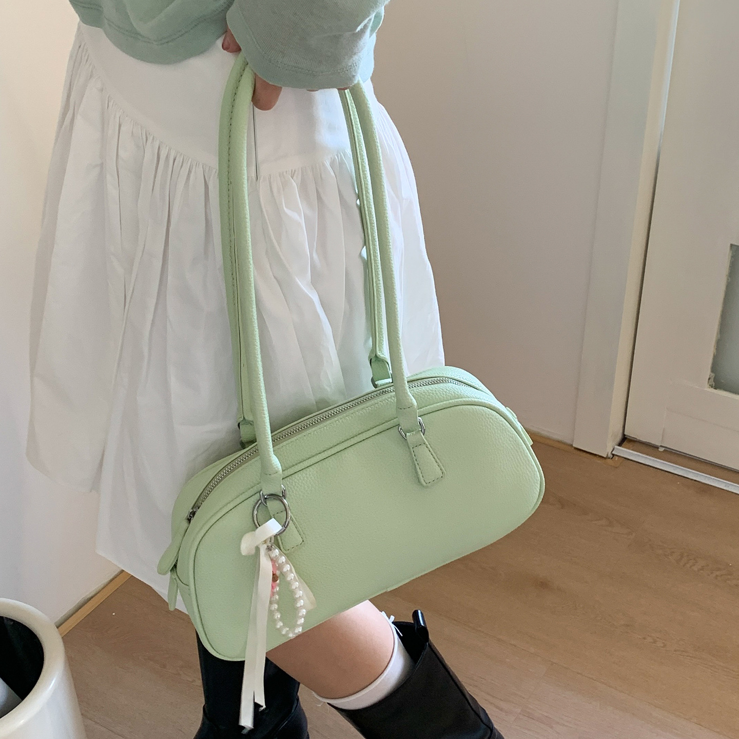 High-end and stylish women's large-capacity 2025 new summer casual niche single-shoulder armpit commuting pillow bag full figure