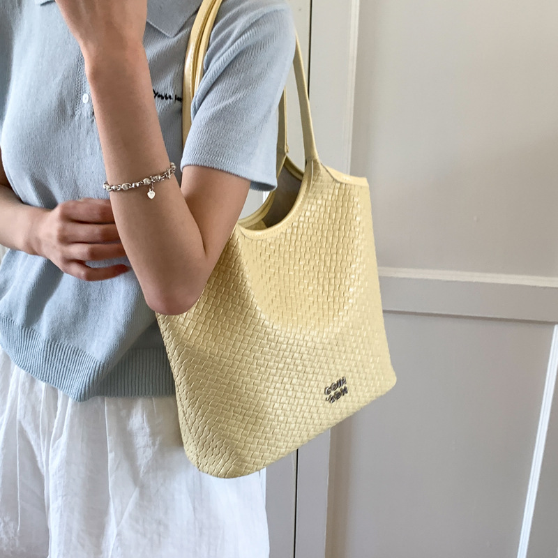 Ladies' large-capacity single-shoulder bag 2025 Summer new versatile commuter bag, underarm bag. This year's tote bag trend is in vogue details Picture