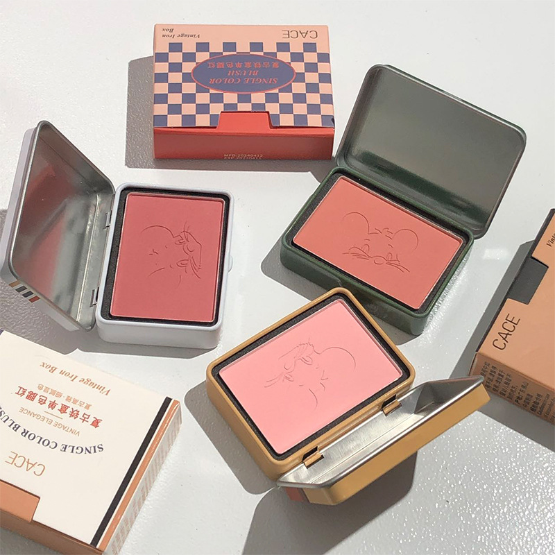 CACE retro tin box Blush, Mouse anime style, student pseudo-natural face, low-saturation gray powder blush, contouring wholesale full figure