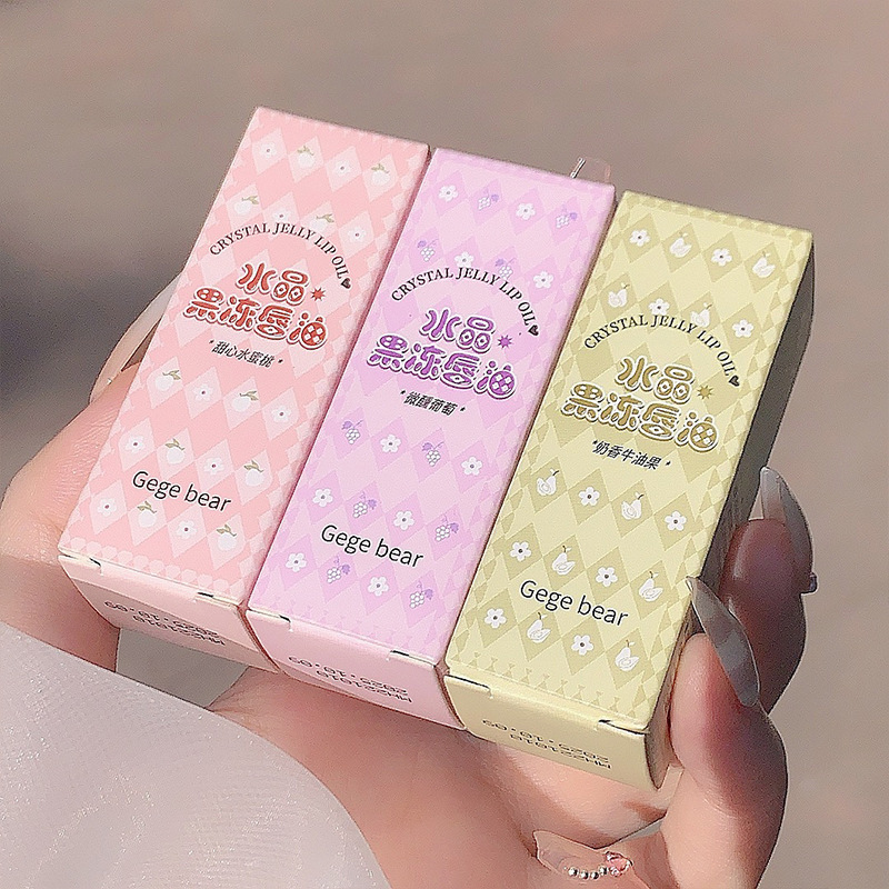 Gege bear Crystal Jelly Lip Oil Moisturizes, nourishes, refines and reduces lip lines, making lips plump and lustrous Application Scenario
