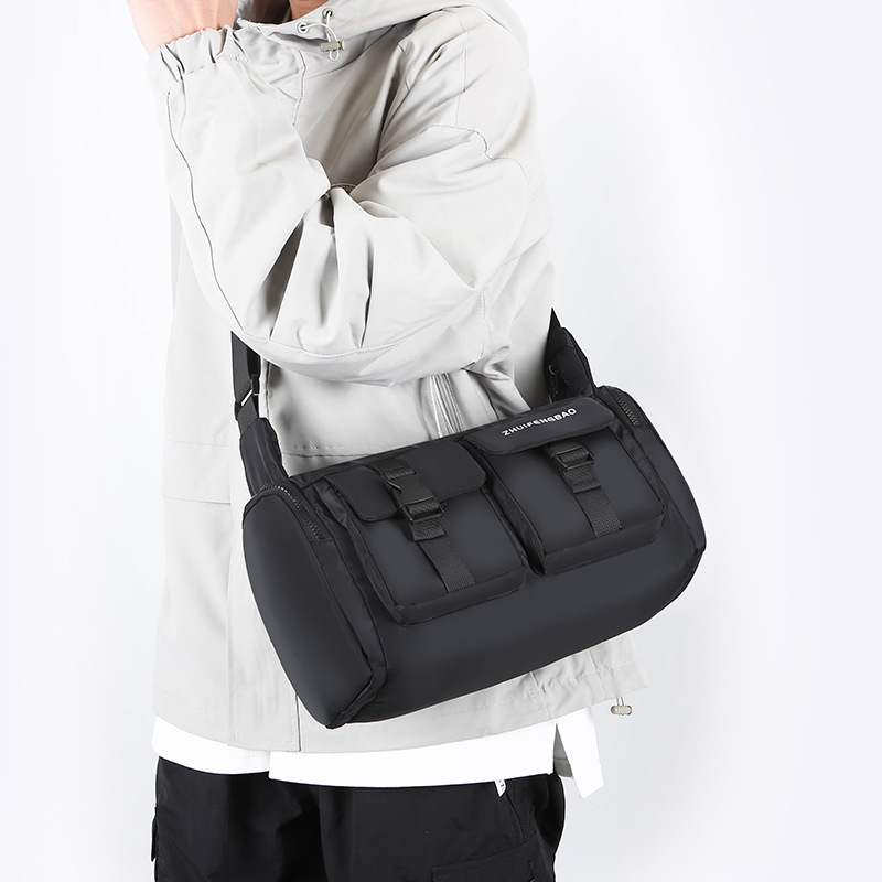 2024 New stylish and versatile large-capacity messenger bag, casual men's crossbody bag, Japanese-style simple functional single-shoulder bag details Picture
