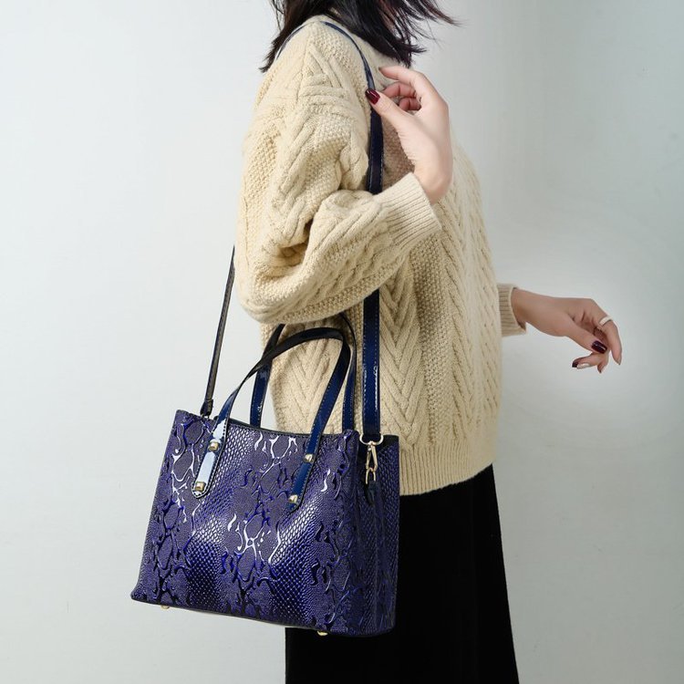 2021 New style European and American handbags for women's cross-border trade, snake-patterned single-shoulder bags, trendy crossbody bags, one-piece global delivery details Picture
