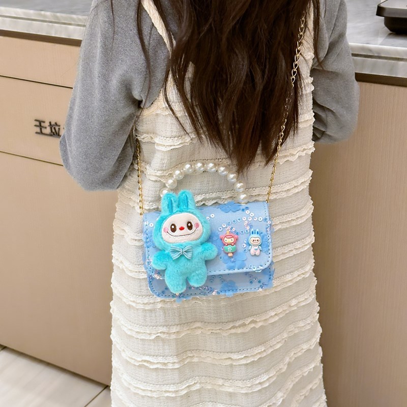 Early autumn children's small bags, girls, children, princesses, fashionable and stylish mermaid pearl handbag, single-shoulder crossbody bag details Picture