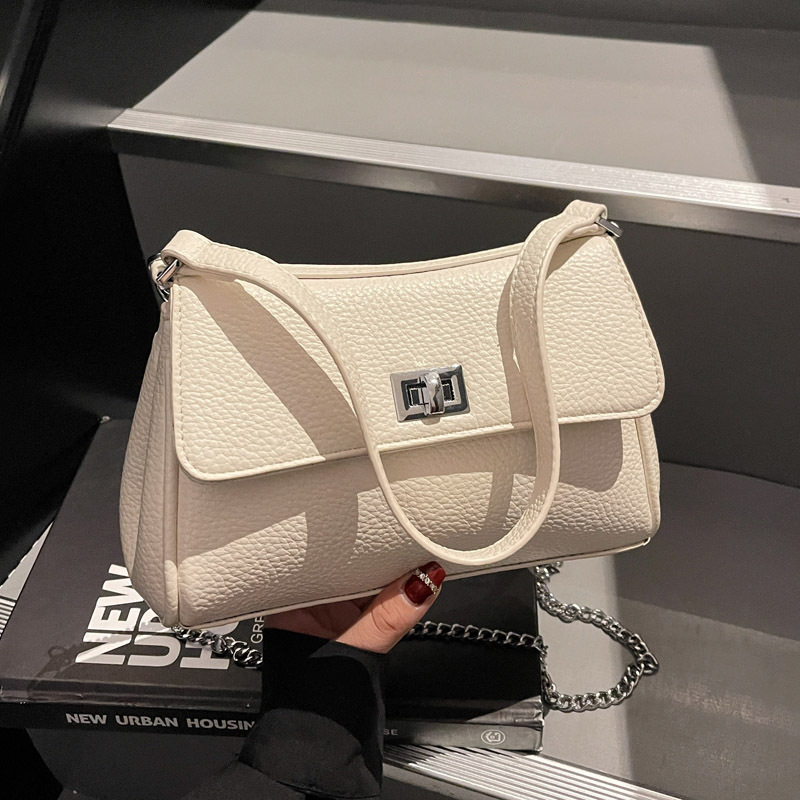 Commuting large-capacity bag for women, new summer 2025, fashionable single-shoulder underarm bag, textured handbag, small square bag, trendy full figure