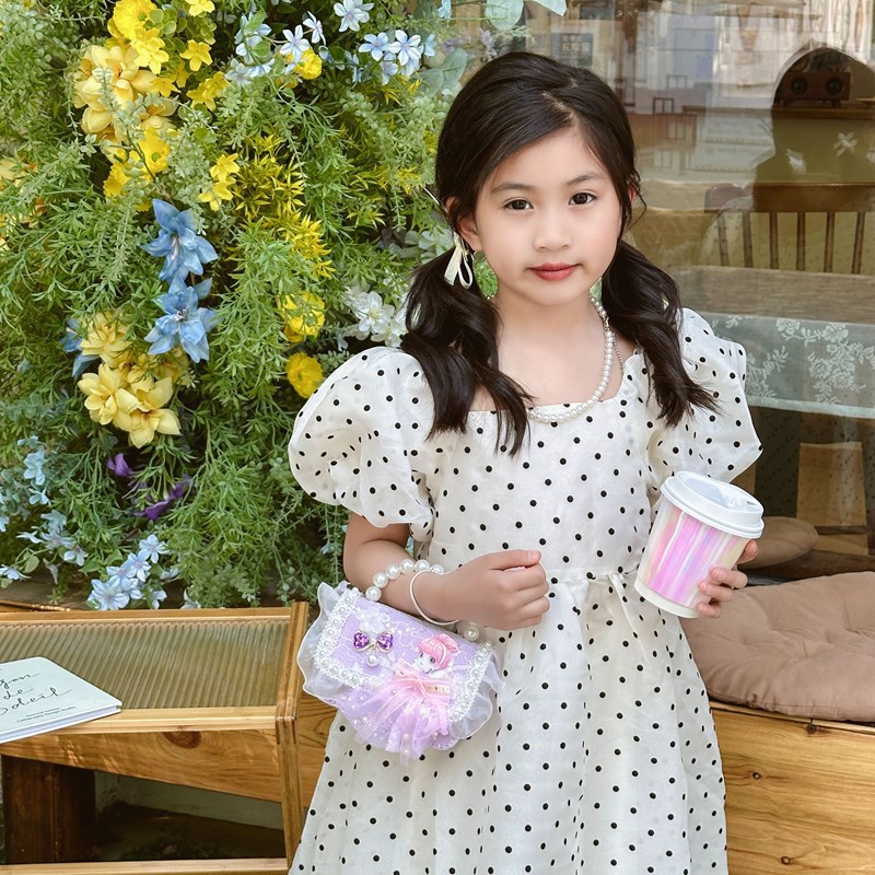 Pearl sequined children's fashion handbag for spring and summer, new mini coin purse for children's wear, paired with princess crossbody bag Application Scenario